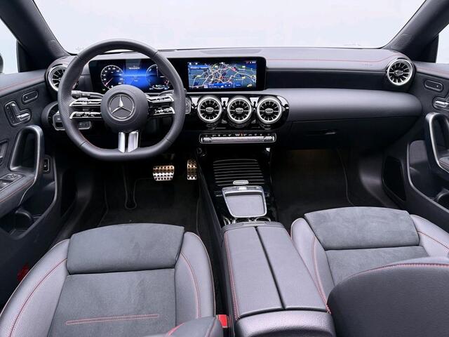 Mercedes-Benz Cla Shooting Brake 250 e Business Solution AMG AMG Line | Night Pakket | Panorama Schuif-Kanteldak | 19 Inch AMG Velgen | Sfeerverlichting. Inclusief 24 maanden MB Certified garantie voor Europa.