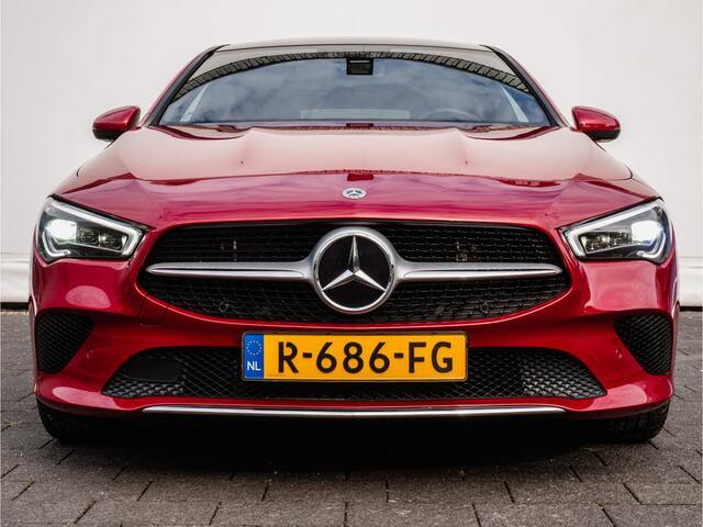 Mercedes-Benz Cla Shooting Brake 250 e Business Solution Luxury Panoramadak/ Leer/ Sportstoelen/ Elektr. achterklep/ Camera
