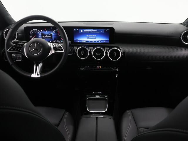 Mercedes-Benz Cla Shooting Brake 250 e Star Edition | Trekhaak | Stoelverwarming | Achteruitrijcamera | Widescreen |