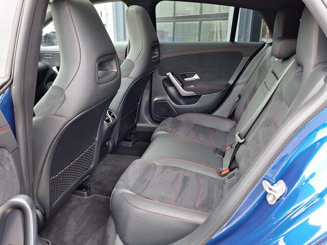 Mercedes-Benz Cla Shooting Brake 180 Star Edition AMG | Panoramadak | Nightpakket | Dodehoekassistent | Apple CarPlay | Android Auto | Sfeerverlichting | Stoelverwarming | Achteruitrijcamera | Elektrisch inklapbare buitenspiegels