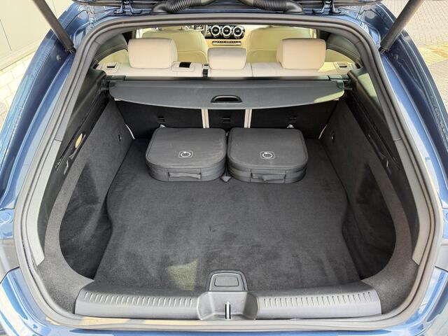 Mercedes-Benz Cla Shooting Brake 250 e Luxury Line 18"/Leder/Elektrische klep/Camera/PDC v+a/DAB/Navigatie