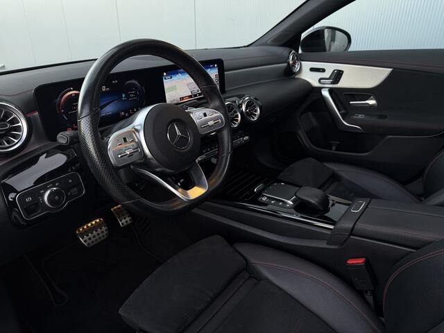 Mercedes-Benz Cla Shooting Brake 200 Premium Plus AMG-Pakket.