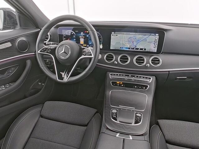 Mercedes-Benz E-KLASSE 300 e Avantgarde Distronic WideScreen LED Camera