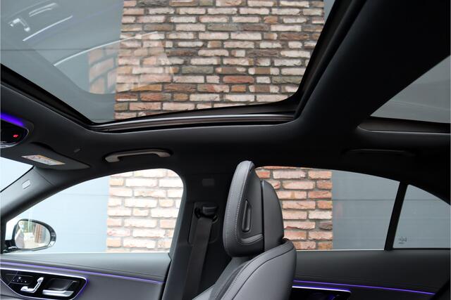 Mercedes-Benz E-KLASSE 300 e AMG Line Aut9 | Widescreen | Distronic Pro | Trekhaak | Digital Light | Panoramadak | Keyless Go | Surround Camera | Augmented Reality | Dodehoekassistent |