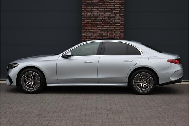 Mercedes-Benz E-KLASSE 300 e AMG Line Aut9 | Widescreen | Distronic Pro | Trekhaak | Digital Light | Panoramadak | Keyless Go | Surround Camera | Augmented Reality | Dodehoekassistent |