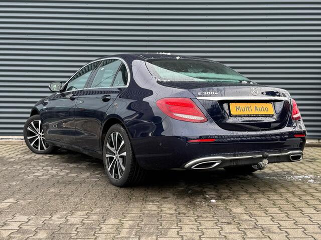 Mercedes-Benz E-KLASSE 300 e 4MATIC Avantgarde Plug In Hybrid PHEV | Trekhaak a Fabriek | Camera | Sportstoelen Verwarmd | Apple Carplay | Led Koplampen |