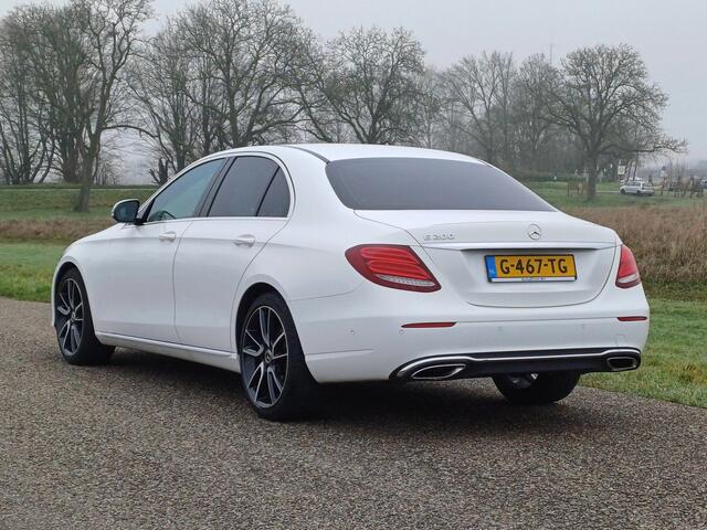 Mercedes-Benz E-KLASSE 200 Premium | Sfeerverlichting | Camera | Prachtige auto.