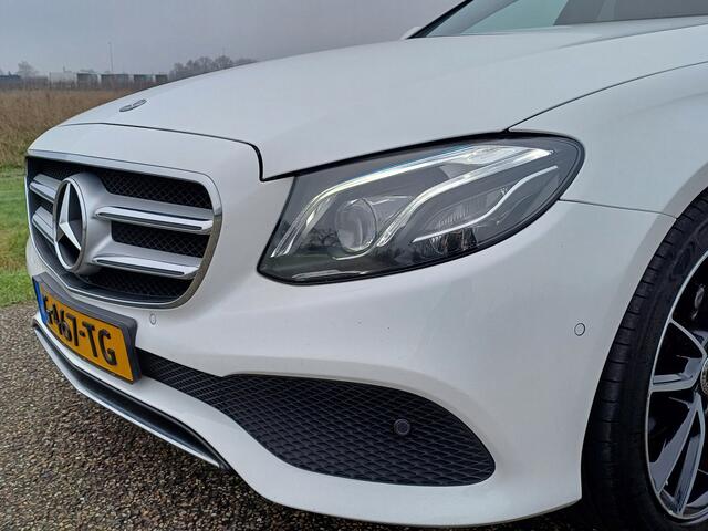 Mercedes-Benz E-KLASSE 200 Premium | Sfeerverlichting | Camera | Prachtige auto.