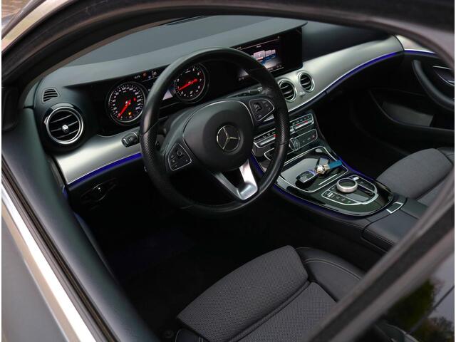 Mercedes-Benz E-KLASSE 200 Avantgarde | Schuifdak | Sfeerverlichting