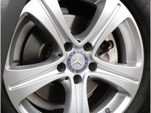 Mercedes-Benz E-KLASSE 200 Avantgarde | Schuifdak | Sfeerverlichting