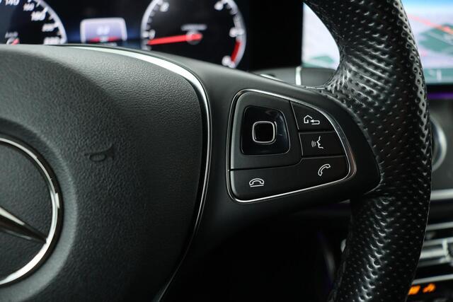 Mercedes-Benz E-KLASSE 220d Exclusive | Head-Up | Carplay | Widescreen | Stoelverwarming | Camera | Sfeerverlichting | Half leder | Full LED | Park Assist