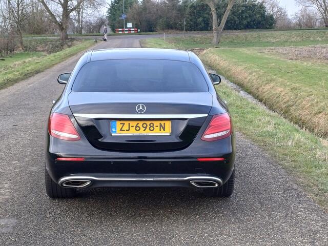 Mercedes-Benz E-KLASSE 200 Prestige | Chique uitstraling ! | Hout interieur | 19 "AMG | SFEER | LED