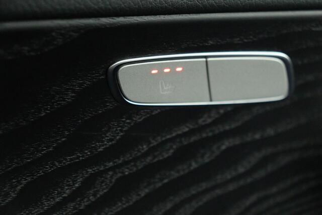 Mercedes-Benz E-KLASSE 300e AMG | Trekhaak | Stoelverwarming | Camera | Sfeerverlichting | Leder/Alcantara | Widescreen | Full LED | Navigatie