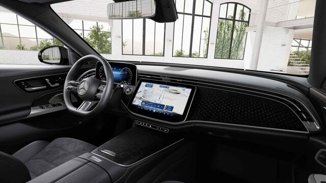 Mercedes-Benz E-KLASSE 300 e AMG Line | Panoramadak | Night pakket | Digital light | 360 camera | Keyless | Distronic |