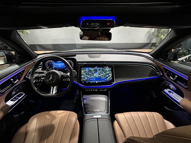 Mercedes-Benz E-KLASSE 300e AMG // Burmester 4D // Panoramadak // Headup // Distronic // Leder // Memory // 360 Camera // Stoelventilatie // Keyless