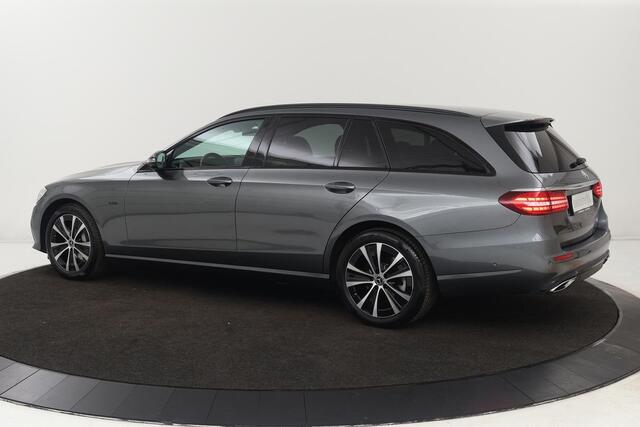 Mercedes-Benz E-KLASSE 300e Avantgarde | Stoelverwarming | Carplay | Sfeerverlichting | Camera | Night Pack | Full LED | Half leder | Widescreen | Park Assist