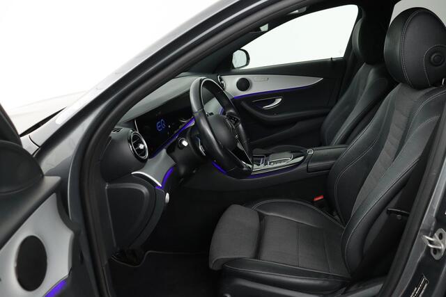 Mercedes-Benz E-KLASSE 300e Avantgarde | Stoelverwarming | Carplay | Sfeerverlichting | Camera | Night Pack | Full LED | Half leder | Widescreen | Park Assist