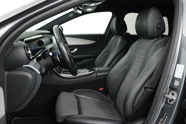 Mercedes-Benz E-KLASSE 300e Avantgarde | Stoelverwarming | Carplay | Sfeerverlichting | Camera | Night Pack | Full LED | Half leder | Widescreen | Park Assist