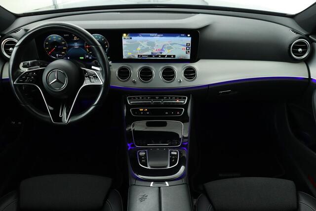 Mercedes-Benz E-KLASSE 300e Avantgarde | Stoelverwarming | Carplay | Sfeerverlichting | Camera | Night Pack | Full LED | Half leder | Widescreen | Park Assist