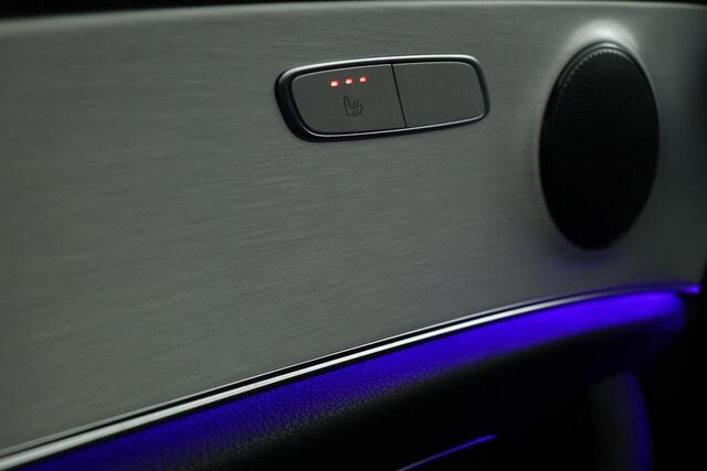 Mercedes-Benz E-KLASSE 300e Avantgarde | Stoelverwarming | Carplay | Sfeerverlichting | Camera | Night Pack | Full LED | Half leder | Widescreen | Park Assist