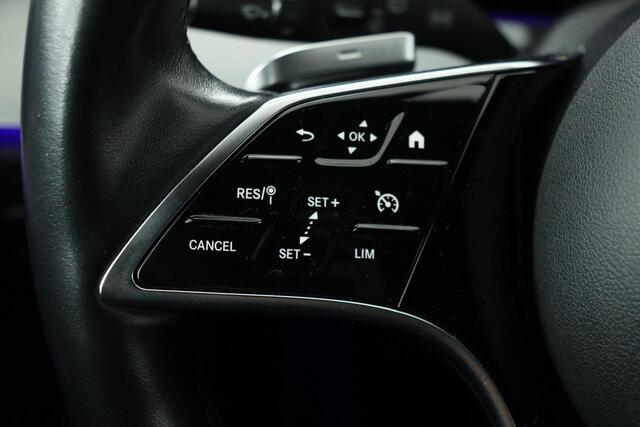 Mercedes-Benz E-KLASSE 300e Avantgarde | Stoelverwarming | Carplay | Sfeerverlichting | Camera | Night Pack | Full LED | Half leder | Widescreen | Park Assist