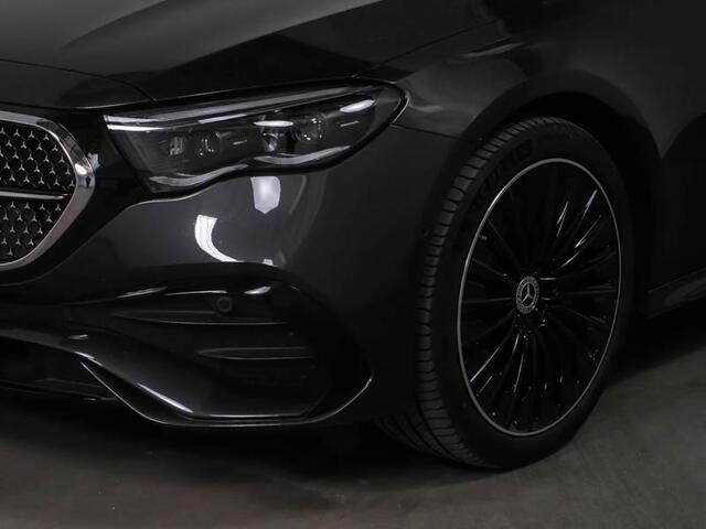 Mercedes-Benz E-KLASSE 300 e AMG Plug-In Hybride | AMG Line | Night Pakket | Panorama Schuif-Kanteldak | 20 Inch AMG Velgen | Burmester® | Trekhaak | Inclusief 24 maanden Mercedes-Benz Certified garantie voor Europa.