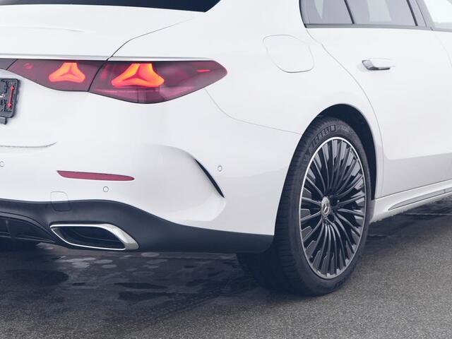 Mercedes-Benz E-KLASSE 300 e AMG Nightpakket | Panoramadak | Burmerster Sound | Distronic | Keyless Go | Augmented Reality | Inclusief 24 maanden MB Certified garantie voor Europa.