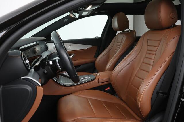 Mercedes-Benz E-KLASSE 300e AMG | Panoramadak | Head-Up | Trekhaak | 360 camera | Burmester Surround | Matrix LED | Nappaleder | Sfeerverlichting | Memory | Stoelverwarming | Carplay | Keyless