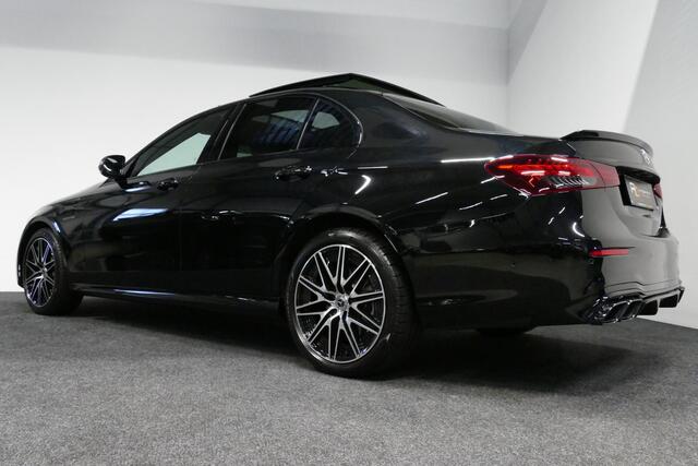 Mercedes-Benz E-KLASSE 300 e Business Solution AMG / E63 AMG Grill / E63 AMG Diffuser / Panoramadak / Burmester Sound System / Sfeerverlichting / LED Koplampen / 19'' LMV / Night pakket / Apple Carplay - Andriod auto / Stoelverwarming / Achteruitrijcamera / Widescreen