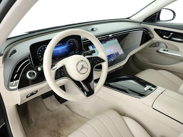 Mercedes-Benz E-KLASSE 300 e Exclusive Plug-In Hybride Premium | Panorama Schuifkanteldak | MBUX Superscreen | 20 Inch AMG Velgen | Digital light. Inclusief 24 maanden MB Certified garantie voor Europa.