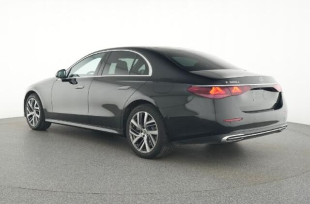 Mercedes-Benz E-KLASSE 300 e Plug-In Hybride 360° camera | Alarm | Actieve afstandsassistent DISTRONIC | Stoelventilatie/-verwarming vooraan. Inclusief 24 maanden MB Certified garantie voor Europa.