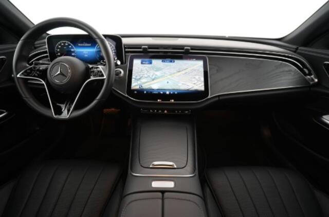 Mercedes-Benz E-KLASSE 300 e Plug-In Hybride 360° camera | Alarm | Actieve afstandsassistent DISTRONIC | Stoelventilatie/-verwarming vooraan. Inclusief 24 maanden MB Certified garantie voor Europa.
