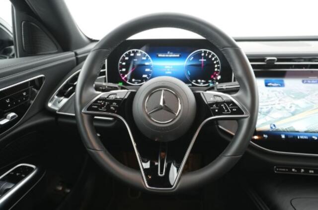 Mercedes-Benz E-KLASSE 300 e Plug-In Hybride 360° camera | Alarm | Actieve afstandsassistent DISTRONIC | Stoelventilatie/-verwarming vooraan. Inclusief 24 maanden MB Certified garantie voor Europa.
