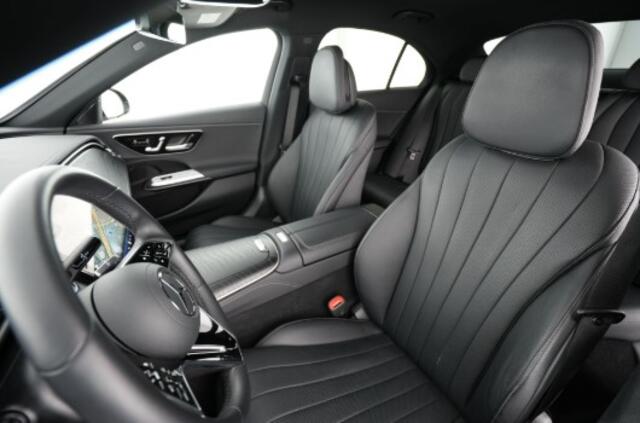 Mercedes-Benz E-KLASSE 300 e Plug-In Hybride 360° camera | Alarm | Actieve afstandsassistent DISTRONIC | Stoelventilatie/-verwarming vooraan. Inclusief 24 maanden MB Certified garantie voor Europa.