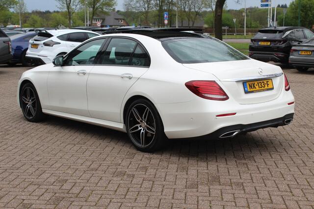 Mercedes-Benz E-KLASSE 220 d Prestige Plus / Trekhaak / Panoramadak / 360Camera / Head-up / 19'' / Memory seats / Sfeerverlichting / Leder&Alcantara / Apple CarPlay / Dodehoek / Navigatie / Stoelverwarming / Cruise Control