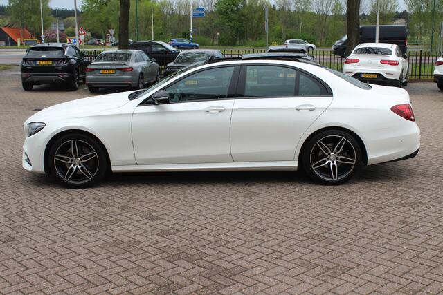 Mercedes-Benz E-KLASSE 220 d Prestige Plus / Trekhaak / Panoramadak / 360Camera / Head-up / 19'' / Memory seats / Sfeerverlichting / Leder&Alcantara / Apple CarPlay / Dodehoek / Navigatie / Stoelverwarming / Cruise Control