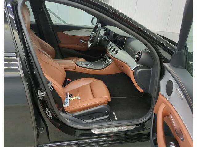 Mercedes-Benz E-KLASSE 300 e Hybride Business Solution AMG / Panoramadak / Leder / Widescreen cockpit / Pdc.+Camera / Navigatie /