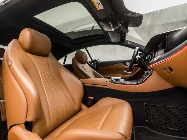Mercedes-Benz E-KLASSE Coupé 200 AMG Sport 184Pk Automaat (SCHUIFDAK, NAVIGATIE, SFEERVERLICHTING, MEMORY SEATS, BURMESTER, 360 CAMERA, STOELVERWARMING, LEDER, ZWART HEMEL, NIEUWSTAAT)