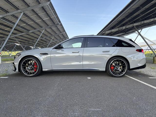 Mercedes-Benz E-KLASSE AMG 53 4MATIC+ Night Edition | Carbon interieur + exterieur | AMG performance stoelen | AMG Dynamic plus pakket | Panoramadak | Rijassistentiepakket + | Trekhaak | Stoelverwarming/ventilatie | Superscreen |