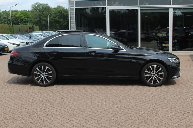 Mercedes-Benz E-KLASSE 300 e Business Solution / Panoramadak / 360Camera / Leder / 18'' / Virtual Cockpit / LED Koplampen / Stoelverwarming / Cruise Control