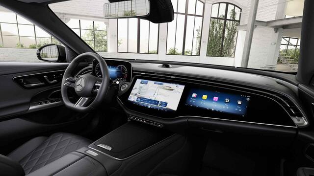 Mercedes-Benz E-KLASSE 300e Limousine AMG Line | Premium plus | Panorama-schuifdak | Burmester | Head up display | Akoestisch glas |