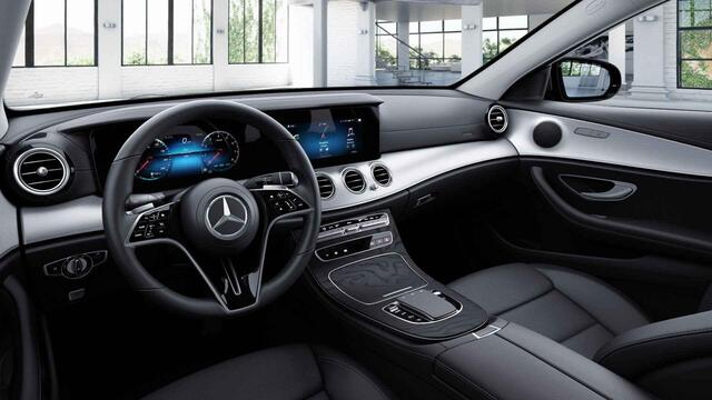 Mercedes-Benz E-KLASSE 300 Avantgarde | Luchtvering | Stoelverwarming | Sfeerverlichting | High Peformance LED | Dodehoekassistent |