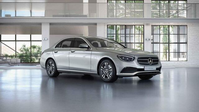 Mercedes-Benz E-KLASSE 300 Avantgarde | Luchtvering | Stoelverwarming | Sfeerverlichting | High Peformance LED | Dodehoekassistent |