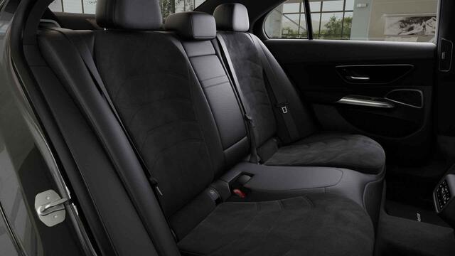 Mercedes-Benz E-KLASSE 300 e AMG Line | Premium plus | Luchtvering | Meesturende achteras | Night pakket | Winter pakket |