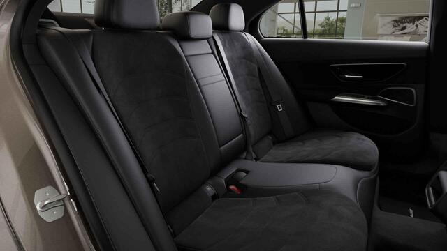 Mercedes-Benz E-KLASSE 300 e AMG Line | Trekhaak | Burmester 4D | 20 inch | Night pakket |