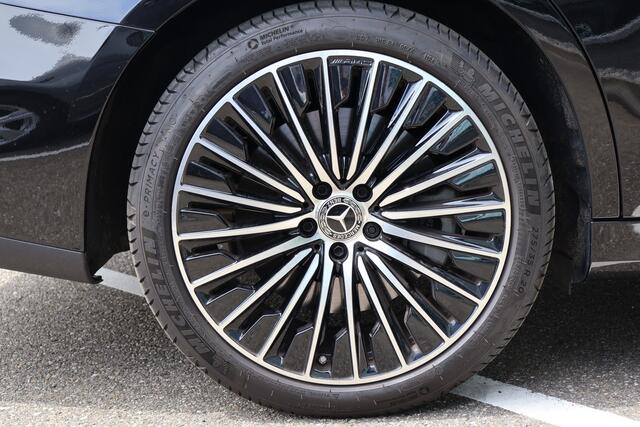 Mercedes-Benz E-KLASSE 300 e AMG Line l Panoramadak l 360 Camera l Head-up l DISTRONIC l Burmester 4 D l Digital Light l Keyless Go l I MBUX l Night pakket I Memory stoelen I zomer + winter set I Essenhout I Augmented Reality I Stoelverwarming l