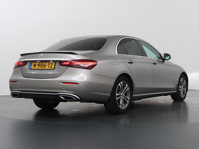 Mercedes-Benz E-KLASSE 300 Avantgarde | Luchtvering | Stoelverwarming | Sfeerverlichting | High Peformance LED | Dodehoekassistent |