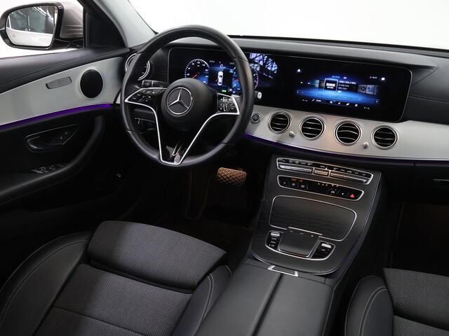 Mercedes-Benz E-KLASSE 300 Avantgarde | Luchtvering | Stoelverwarming | Sfeerverlichting | High Peformance LED | Dodehoekassistent |
