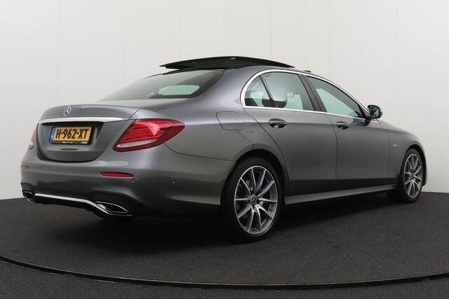 Mercedes-Benz E-KLASSE 200 198 PK AMG Pano-dak Trekhaak Dodehoek Leder