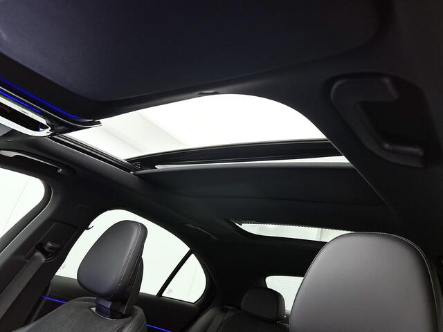 Mercedes-Benz E-KLASSE 300 e Sport Edition | Premium pakket | Trekhaak | Nightpakket | Winter pakket | Panoramaschuifdak | Burmester® 4D surround sound system | MBUX Superscreen | DISTRONIC | Parkeerpakket met 360°-camera |